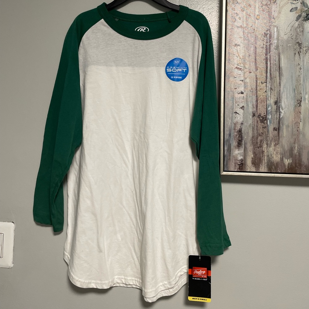 ***2/$15*** Men’s long sleeve tee.